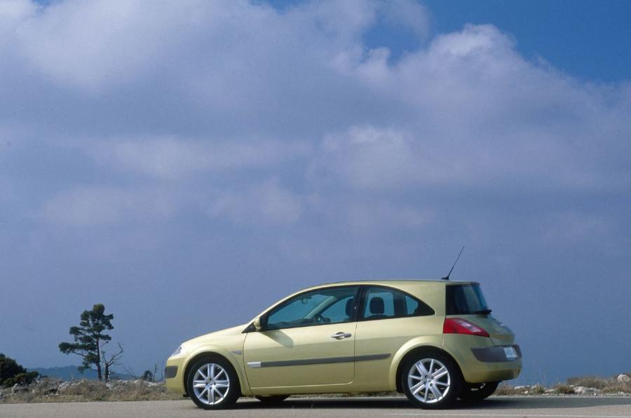  Renault Megane 2001 года  (фото 32 из 35)